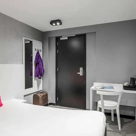 Ibis Styles Amstel 3*