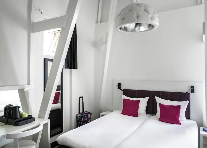 Ibis Styles Amstel 3*